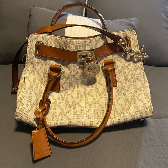 Handbag